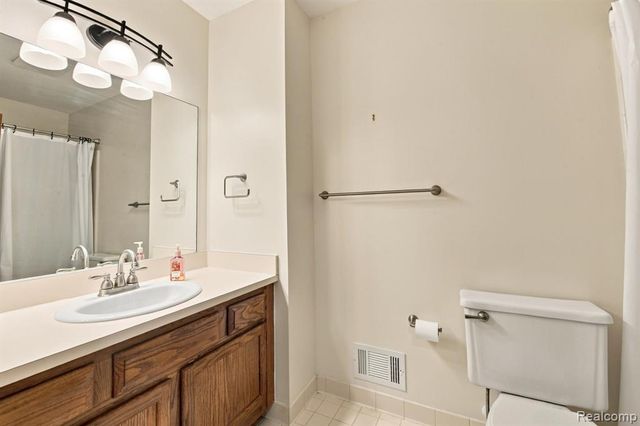 3114 Hidden Trail, Waterford, MI 48328