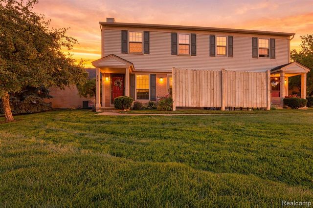 3114 Hidden Trail, Waterford, MI 48328
