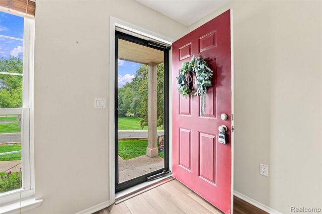 3114 Hidden Trail, Waterford, MI 48328