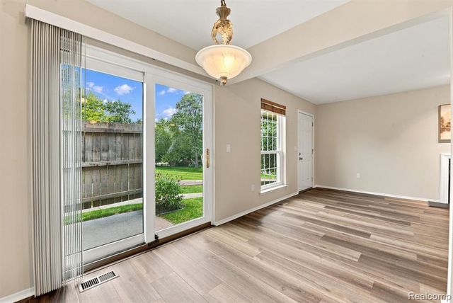3114 Hidden Trail, Waterford, MI 48328