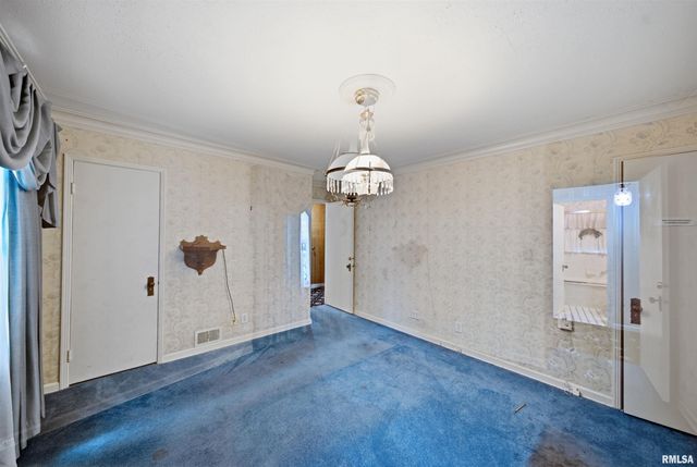 315 W STONEGATE Road, Peoria, IL 61614