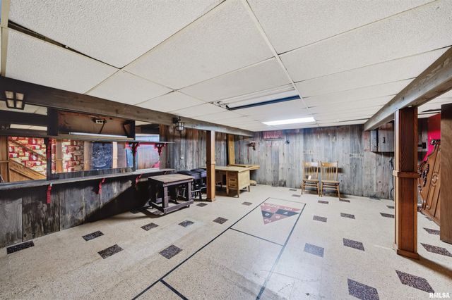 315 W STONEGATE Road, Peoria, IL 61614