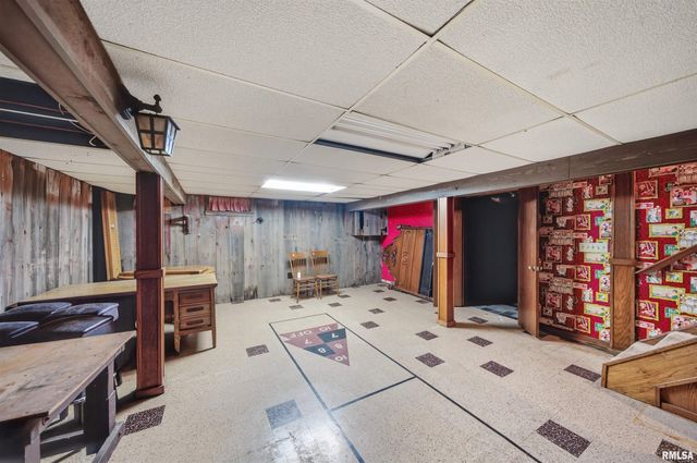 315 W STONEGATE Road, Peoria, IL 61614