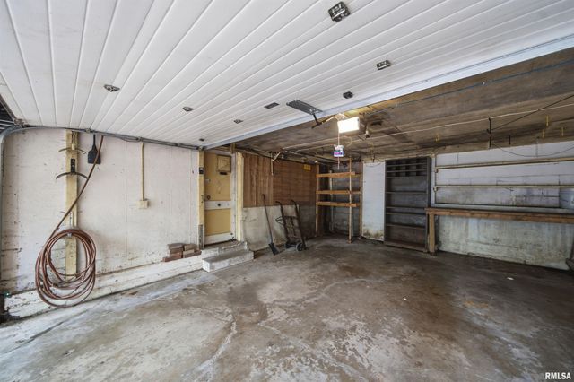 315 W STONEGATE Road, Peoria, IL 61614