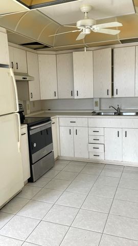 4022 Hythe B, Boca Raton, FL 33434