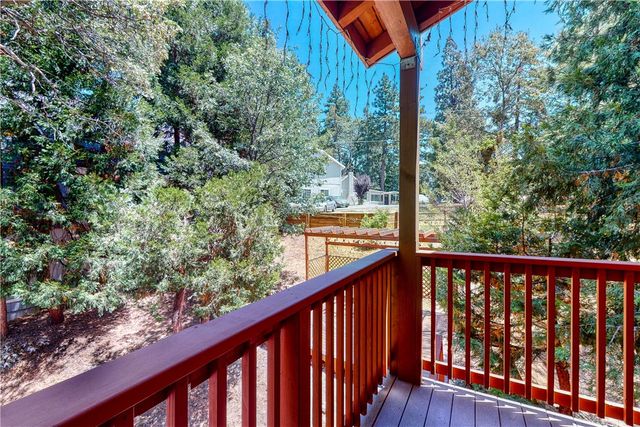 319 Triangle Nook Road, Cedarpines Park, CA 92322