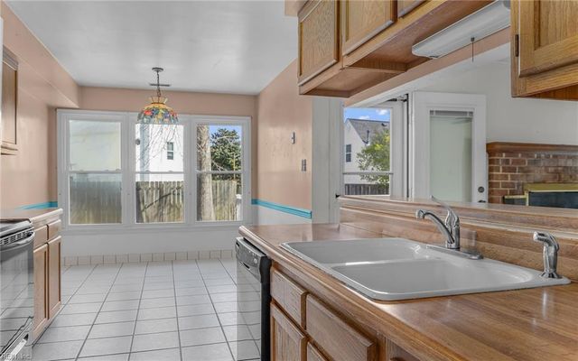 2092 Grey Fox LN, Virginia Beach, VA 23456