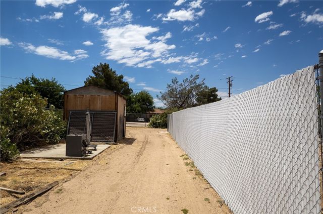 18845 Madrone, Hesperia, CA 92345
