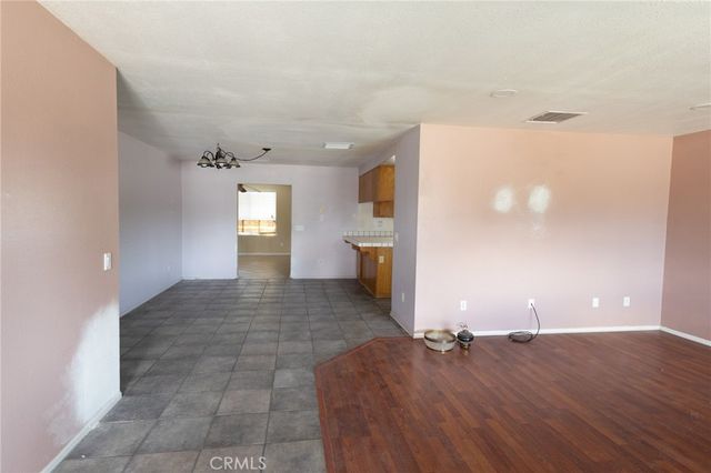 18845 Madrone, Hesperia, CA 92345