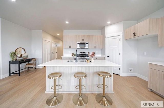 6425 Ender Ln, Idaho Falls, ID 83401