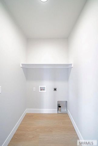 6425 Ender Ln, Idaho Falls, ID 83401