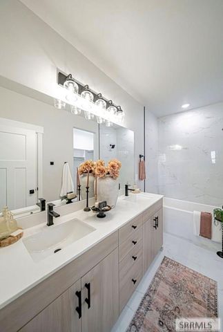 6425 Ender Ln, Idaho Falls, ID 83401