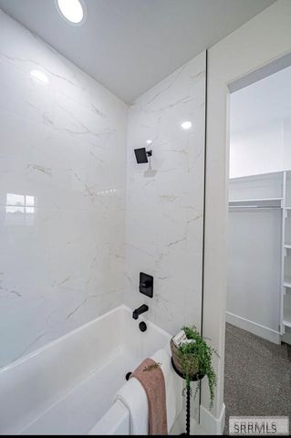 6425 Ender Ln, Idaho Falls, ID 83401