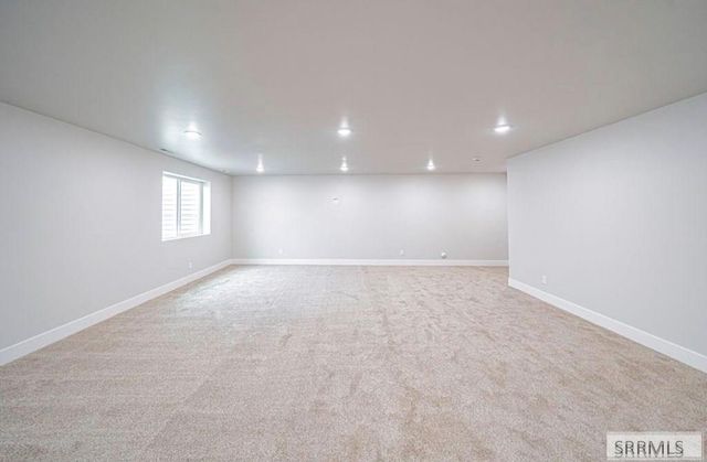 6425 Ender Ln, Idaho Falls, ID 83401