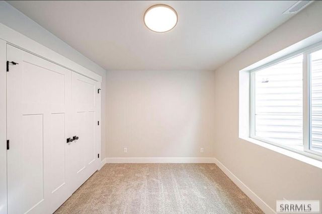 6425 Ender Ln, Idaho Falls, ID 83401