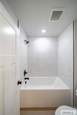 6425 Ender Ln, Idaho Falls, ID 83401