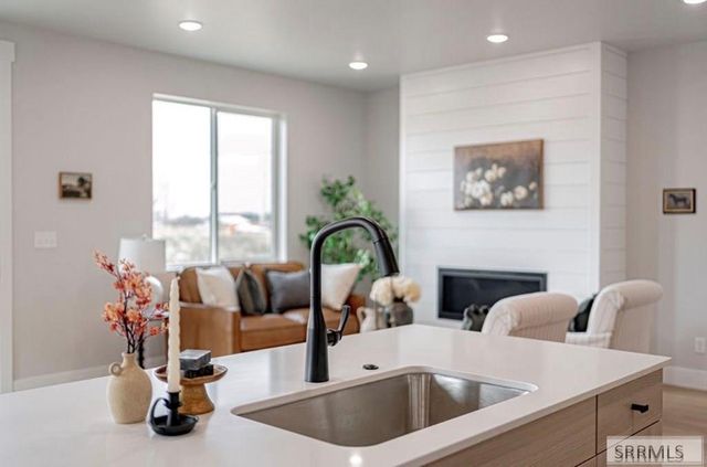 6425 Ender Ln, Idaho Falls, ID 83401