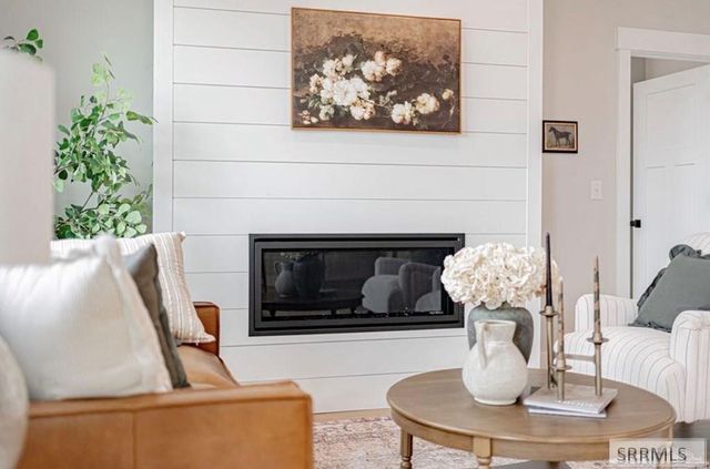 6425 Ender Ln, Idaho Falls, ID 83401