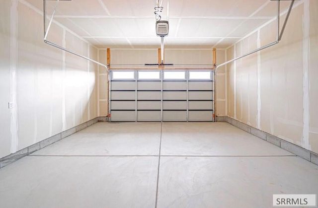 6425 Ender Ln, Idaho Falls, ID 83401