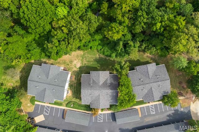 7611 Triwoods Drive J, Shrewsbury, MO 63119