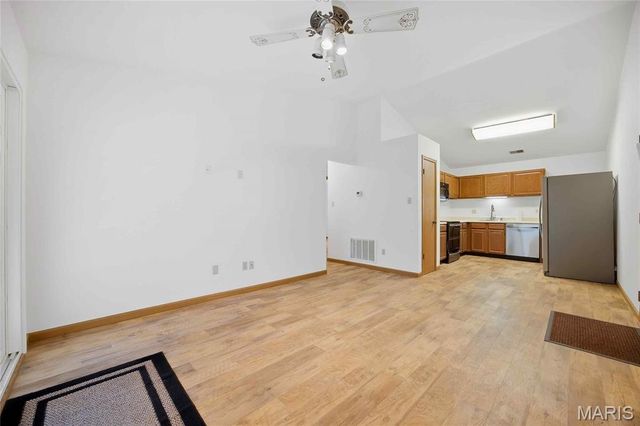 7611 Triwoods Drive J, Shrewsbury, MO 63119