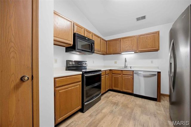 7611 Triwoods Drive J, Shrewsbury, MO 63119