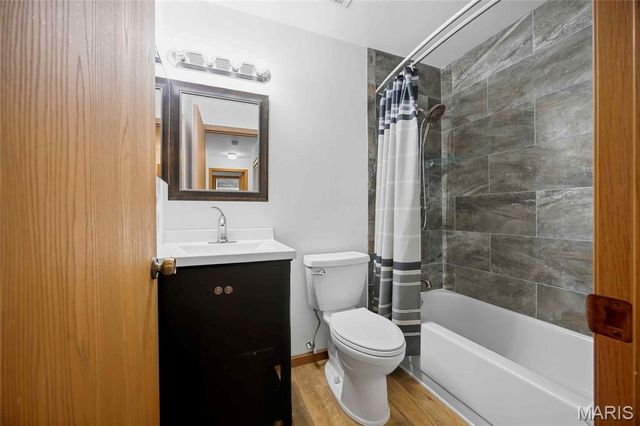7611 Triwoods Drive J, Shrewsbury, MO 63119