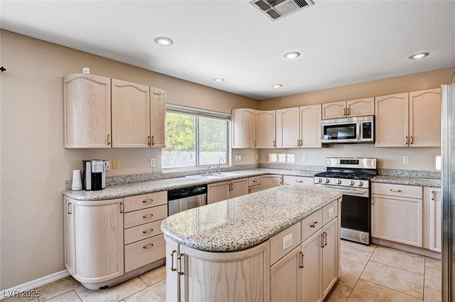 7813 Falconwing Avenue, Las Vegas, NV 89131