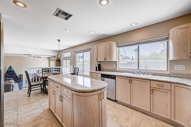 7813 Falconwing Avenue, Las Vegas, NV 89131