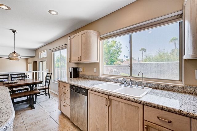 7813 Falconwing Avenue, Las Vegas, NV 89131