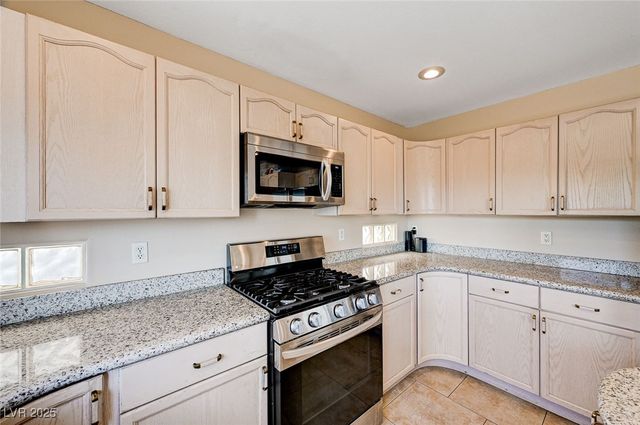 7813 Falconwing Avenue, Las Vegas, NV 89131