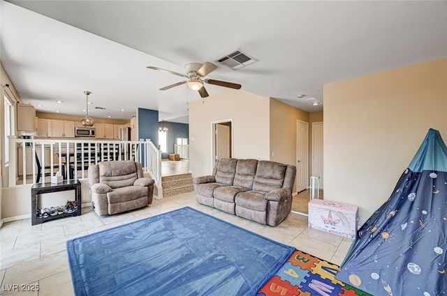 7813 Falconwing Avenue, Las Vegas, NV 89131