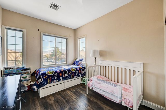 7813 Falconwing Avenue, Las Vegas, NV 89131