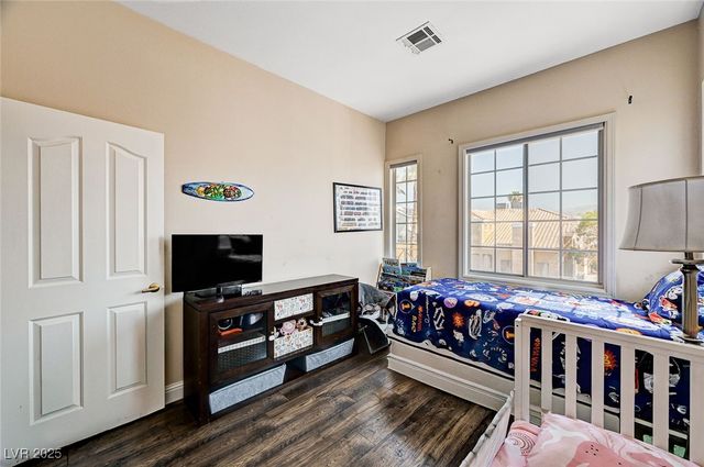 7813 Falconwing Avenue, Las Vegas, NV 89131