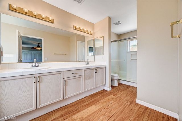 7813 Falconwing Avenue, Las Vegas, NV 89131