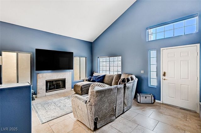 7813 Falconwing Avenue, Las Vegas, NV 89131