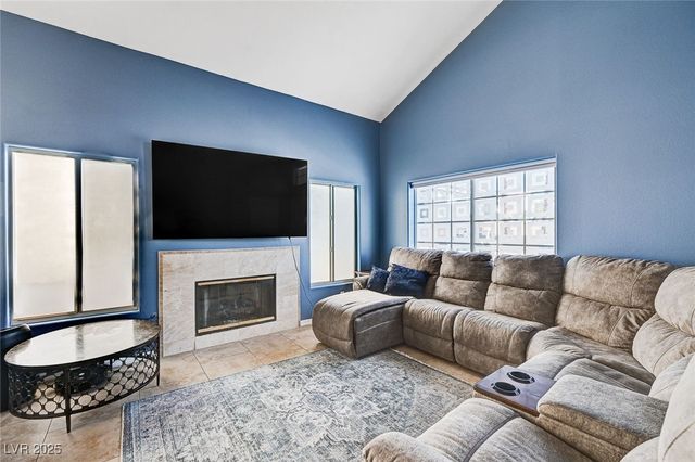 7813 Falconwing Avenue, Las Vegas, NV 89131