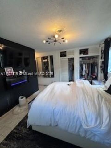 5890 NW 15th St, Sunrise, FL 33313