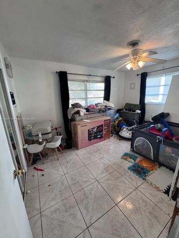 5890 NW 15th St, Sunrise, FL 33313