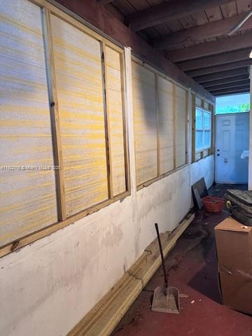 5890 NW 15th St, Sunrise, FL 33313