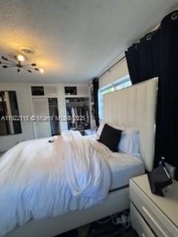 5890 NW 15th St, Sunrise, FL 33313