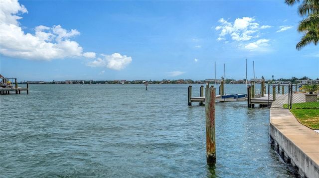 7689 COVE TERRACE, Sarasota, FL 34231
