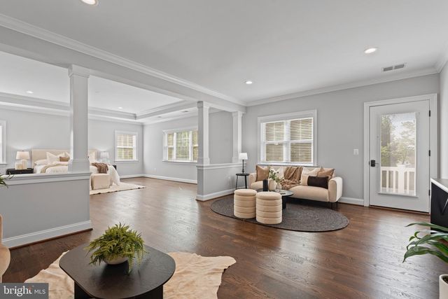 7606 LEONARD DR, Falls Church, VA 22043