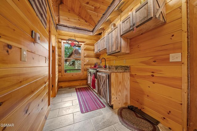 4769 Jones Cove Road, Cosby, TN 37722