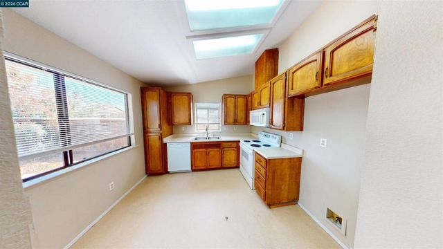 2825 Cashew St, Antioch, CA 94509