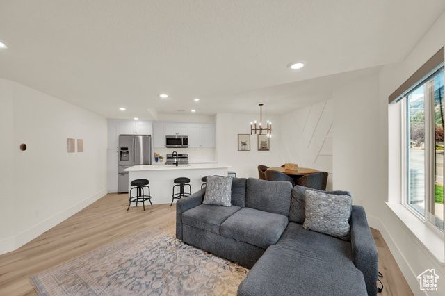 9577 S HIDDEN PINE LN, Sandy, UT 84092