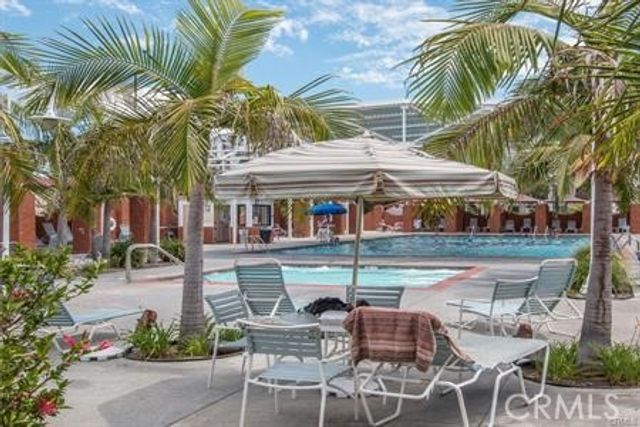 18 Via Castilla C, Laguna Woods, CA 92637