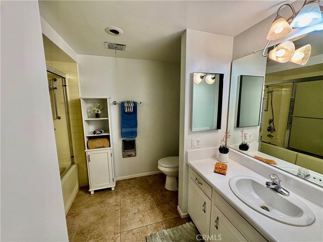 18 Via Castilla C, Laguna Woods, CA 92637