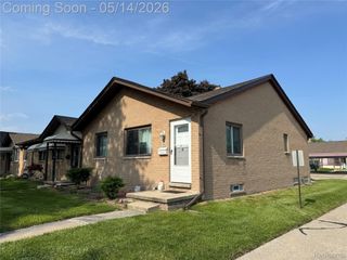 8401 18 MILE Road 112, Sterling Heights, MI 48313