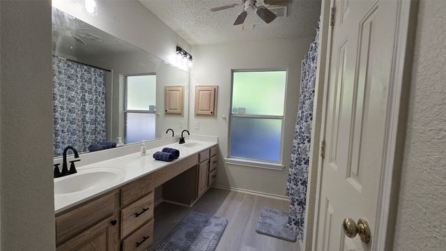 5256 Chessie Circle, Haltom City, TX 76137